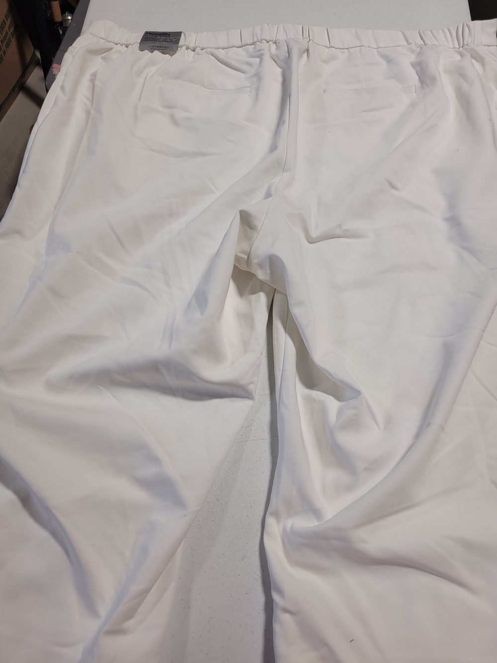 Catherines White Capris - Picture 3 of 5